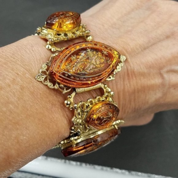 Magnificent Vintage Topaz Molded Glass Book Chain Bracelet - Picture 4 of 6